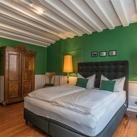 Privatzimmer In Bester Altstadtlage Tubinga Esterno foto