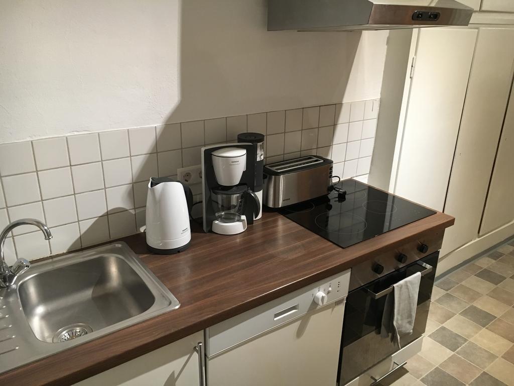 Privatzimmer In Bester Altstadtlage Tubinga Esterno foto