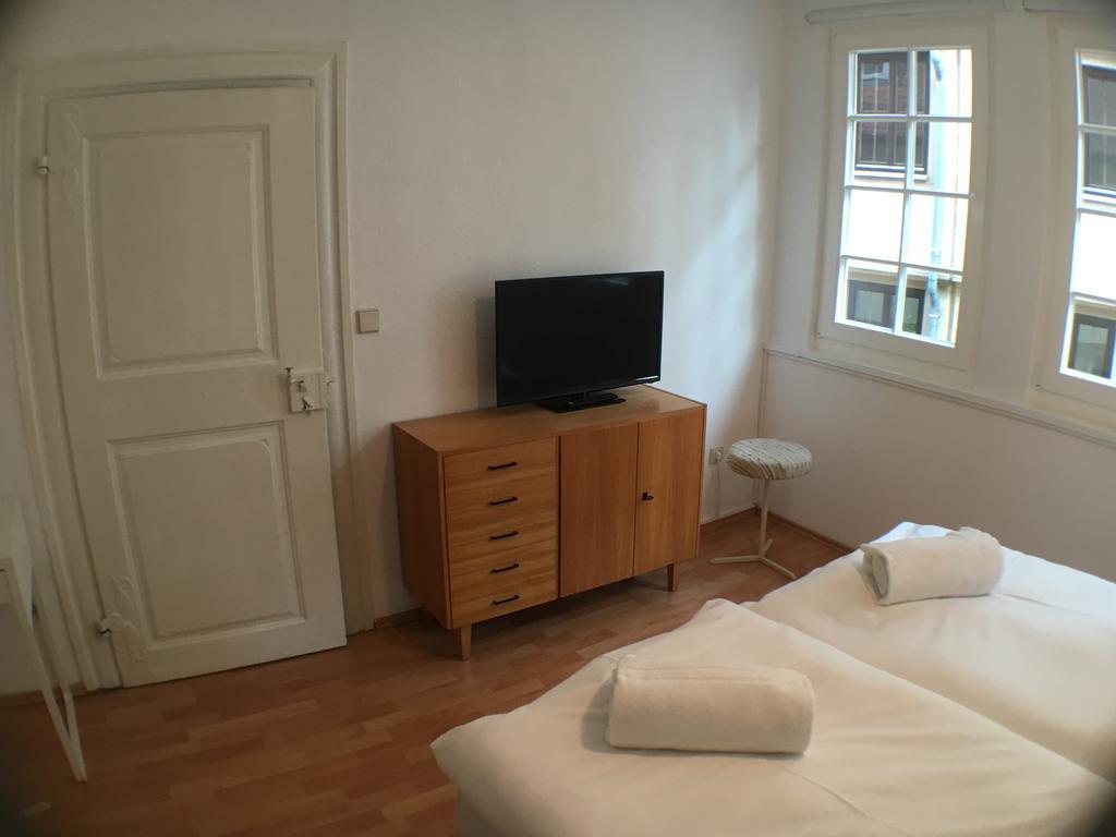 Privatzimmer In Bester Altstadtlage Tubinga Camera foto