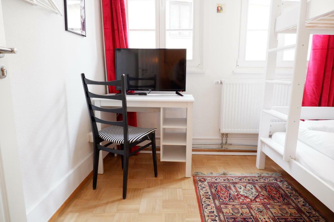 Privatzimmer In Bester Altstadtlage Tubinga Esterno foto